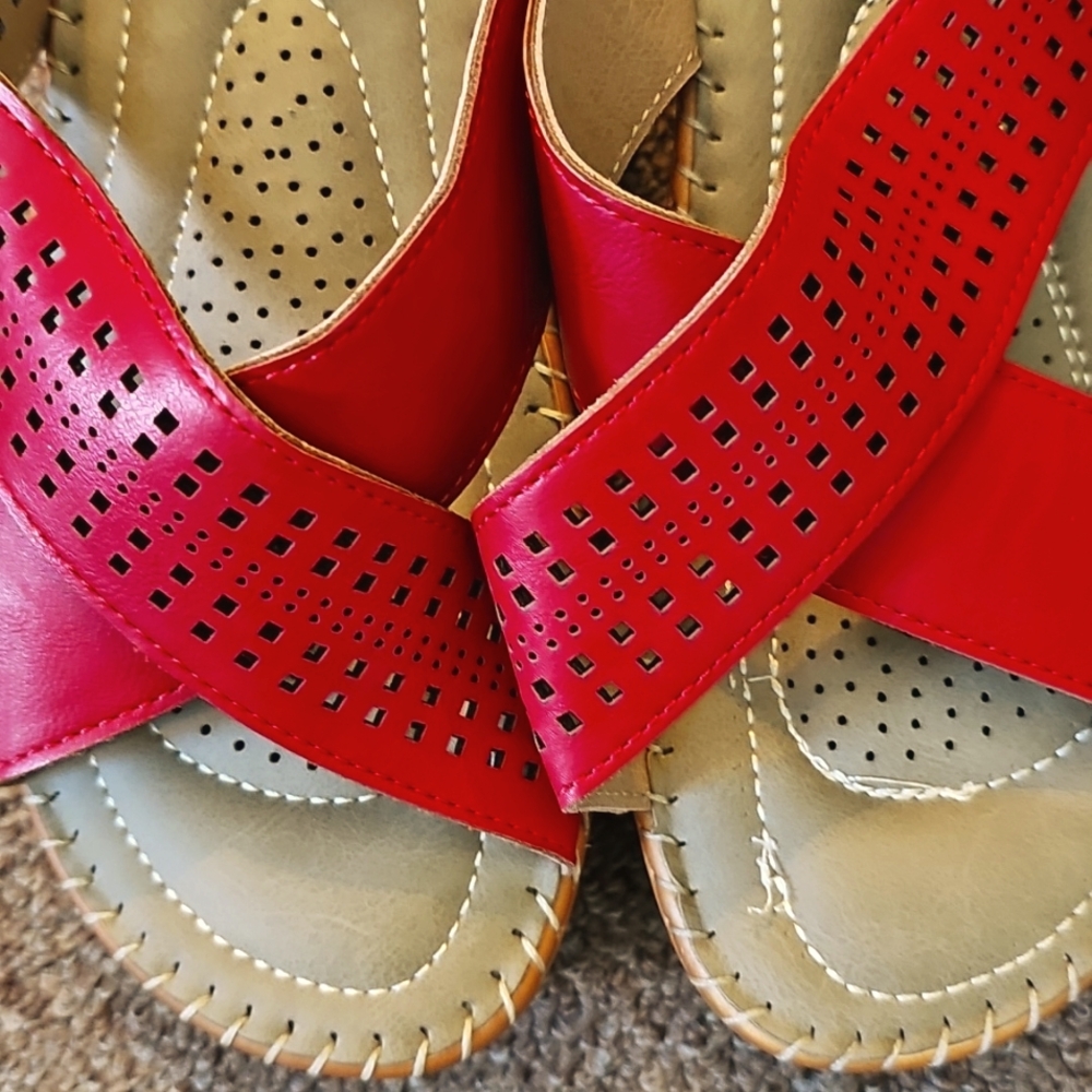 Sandals - Picture 3 of 15